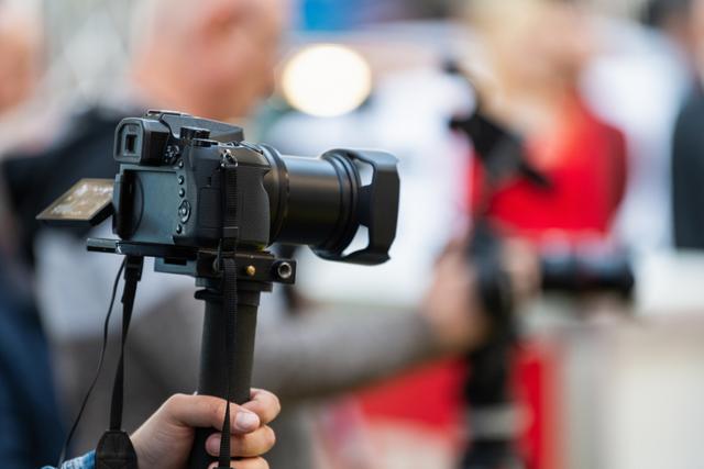 暗黑镜头 定格光影下的酷感瞬间